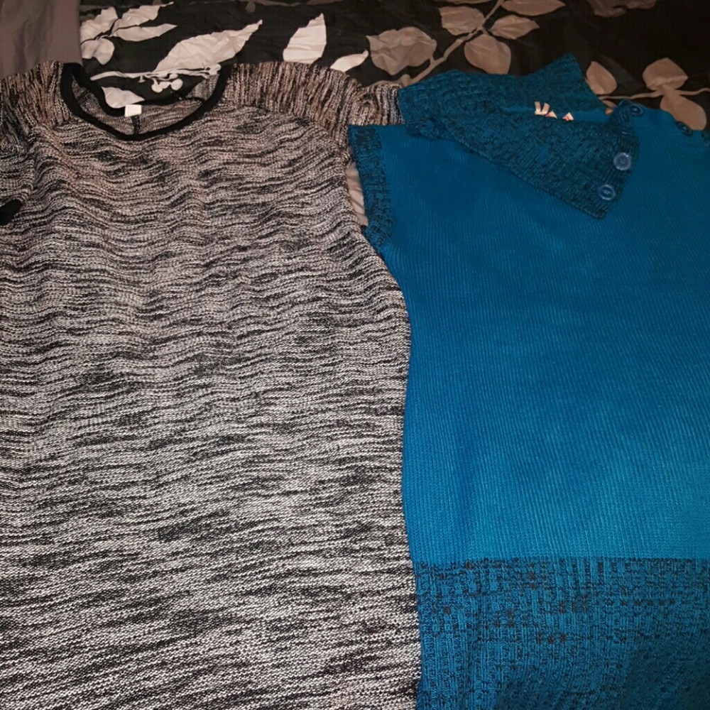 Sale-Bundle of 2 sweater dresses-size L and XL