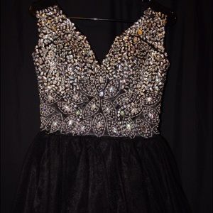 Black prom/semi dress w/ sequenced top!!