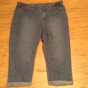 Avenue denim capris