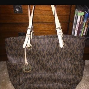 MK tote