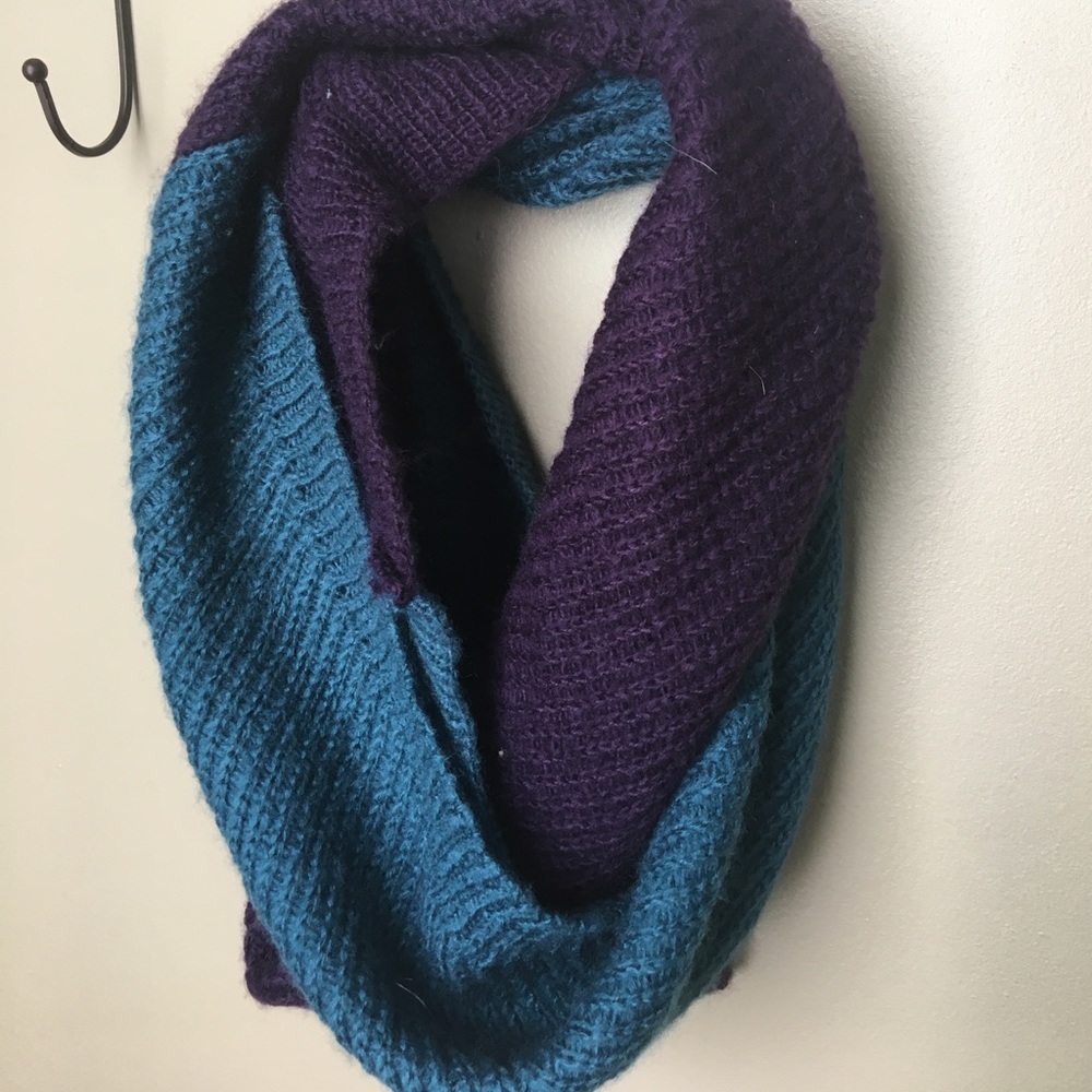 Color block infinity scarf