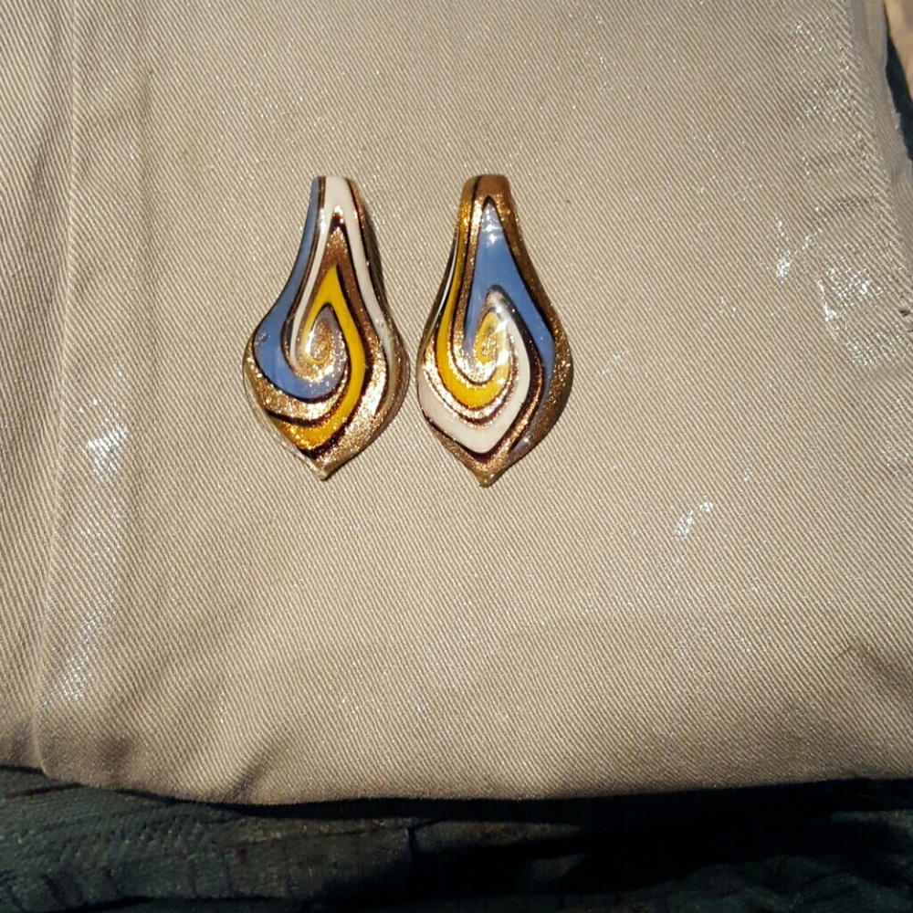 2 pc glass pendants