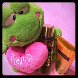 Victoria's Secret fragrance mist and lotion set