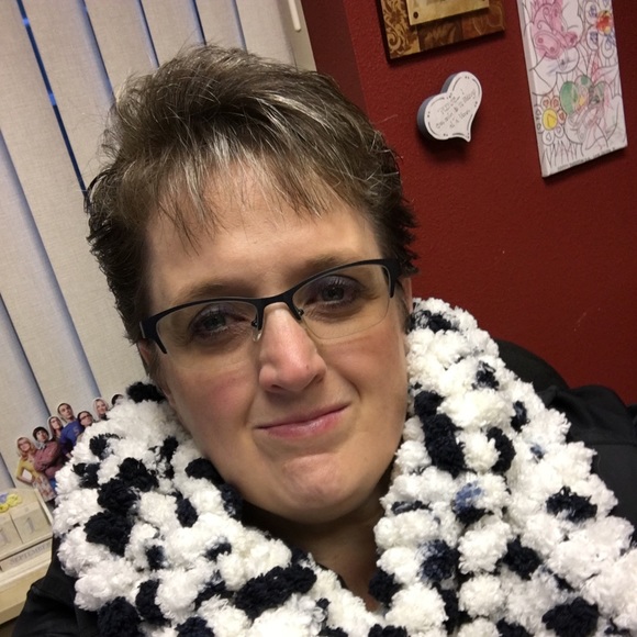 Meet your Posher, Johnna - Picture 1 of 1