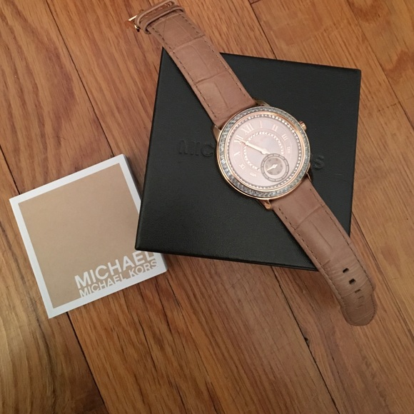 Rose gold leather band Michael Kors watch - Picture 1 of 6