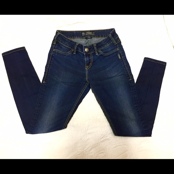 Sold 💙Silver Suki Skinny Jean💙 - Picture 2 of 3