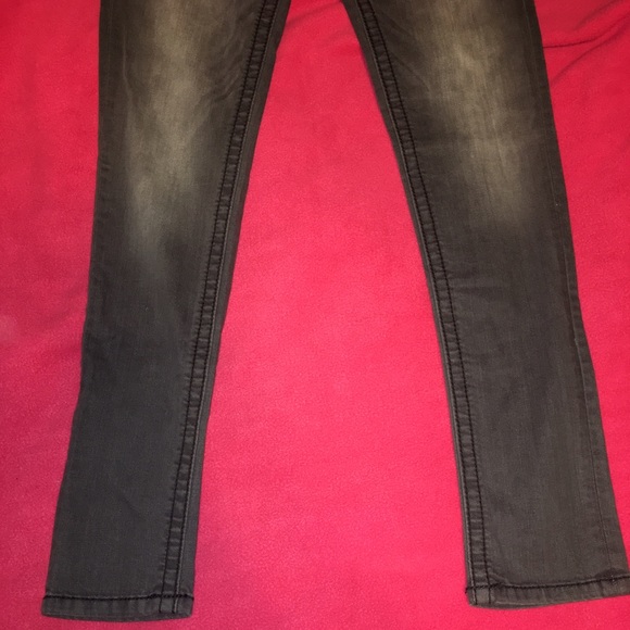 Size 27 Miss Me Jeans - Picture 4 of 4