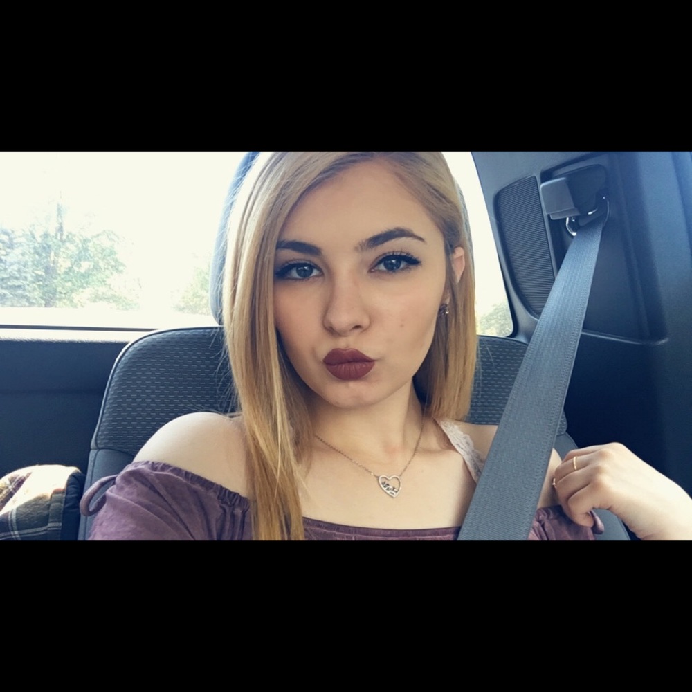 Meet your Posher, Alyssa