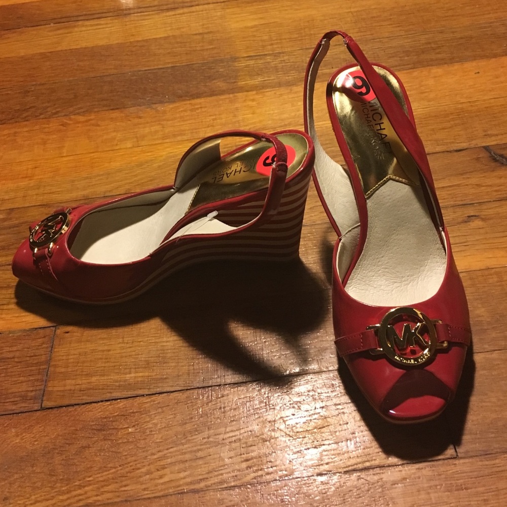 Never worn Michael Kors shoe