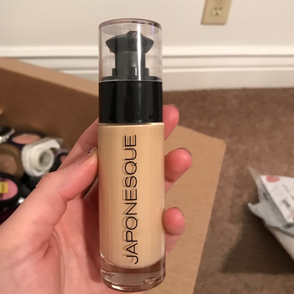 Japanesque foundation !