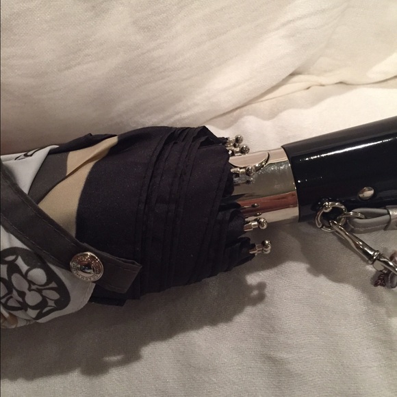 🌸SOLD🌸 NWT Auth Coach Laura Sig Compact Umbrella - Picture 2 of 5