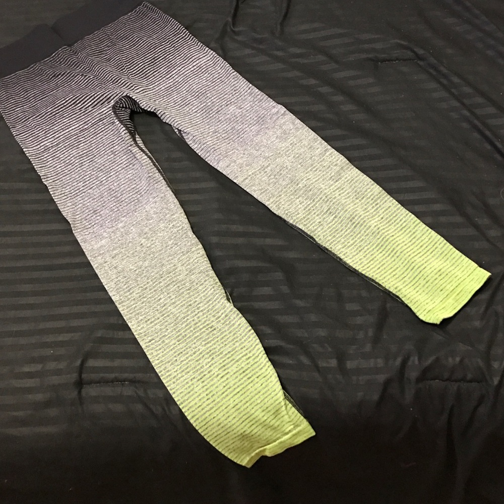 Green ombré black stripes leggings - Picture 3 of 3
