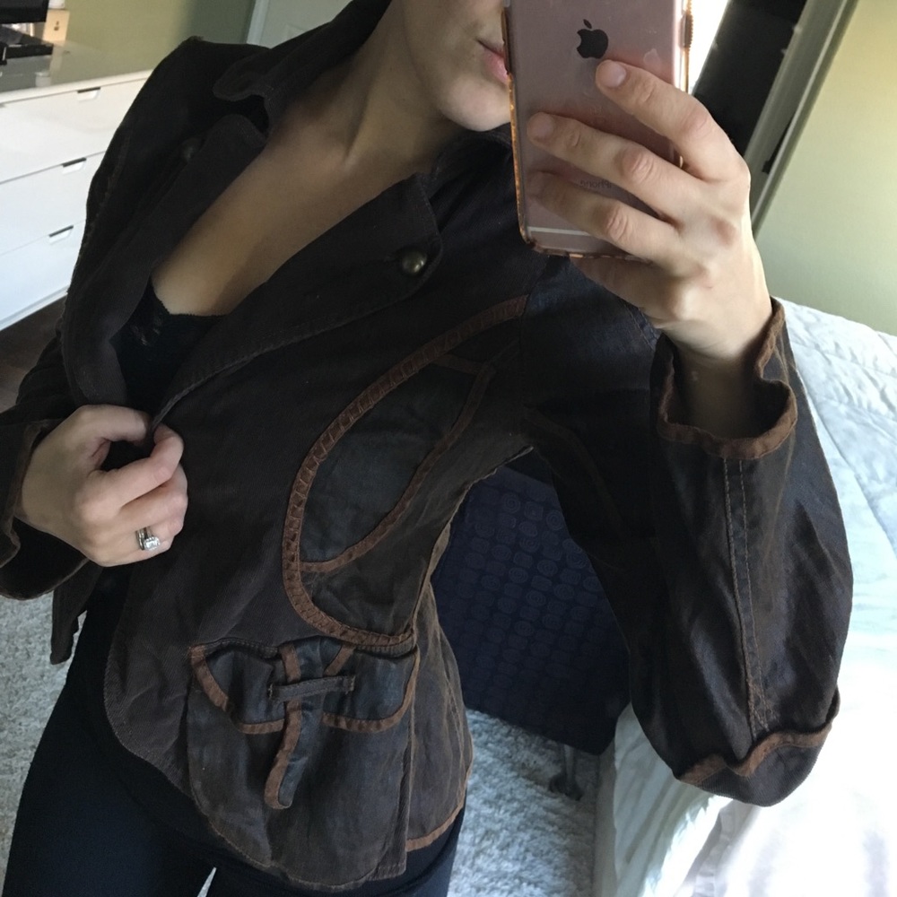 Blazer - Picture 7 of 8