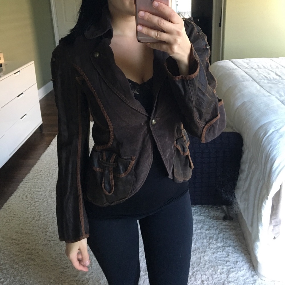 Blazer - Picture 8 of 8