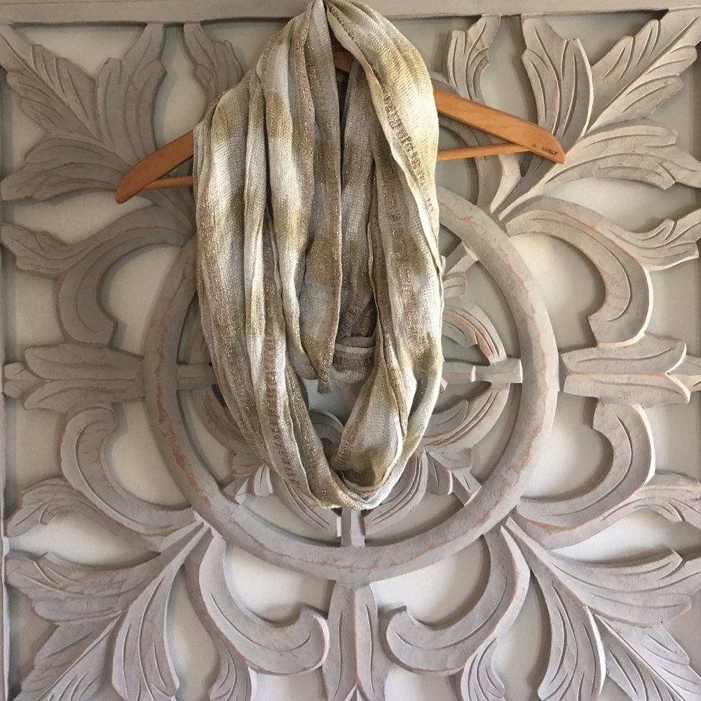 💕B1G1💕 ⬇️ price- Apt 9 infinity scarf