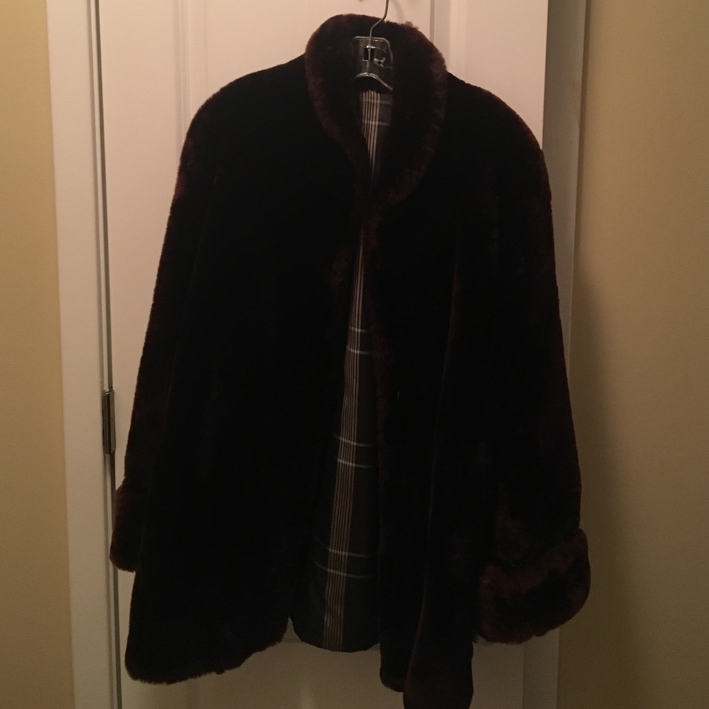 VTG DEEP BROWN MOUTON FUR ADDITION INFO LISTING