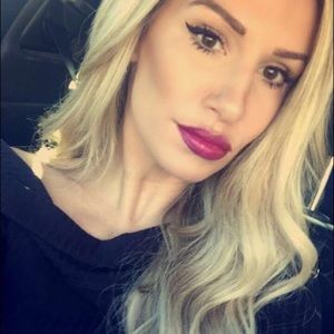 Meet your Posher, Brooke