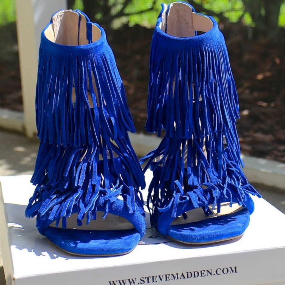 Steven Madden Blue Suede Fringe Sandal (FRINGLY)