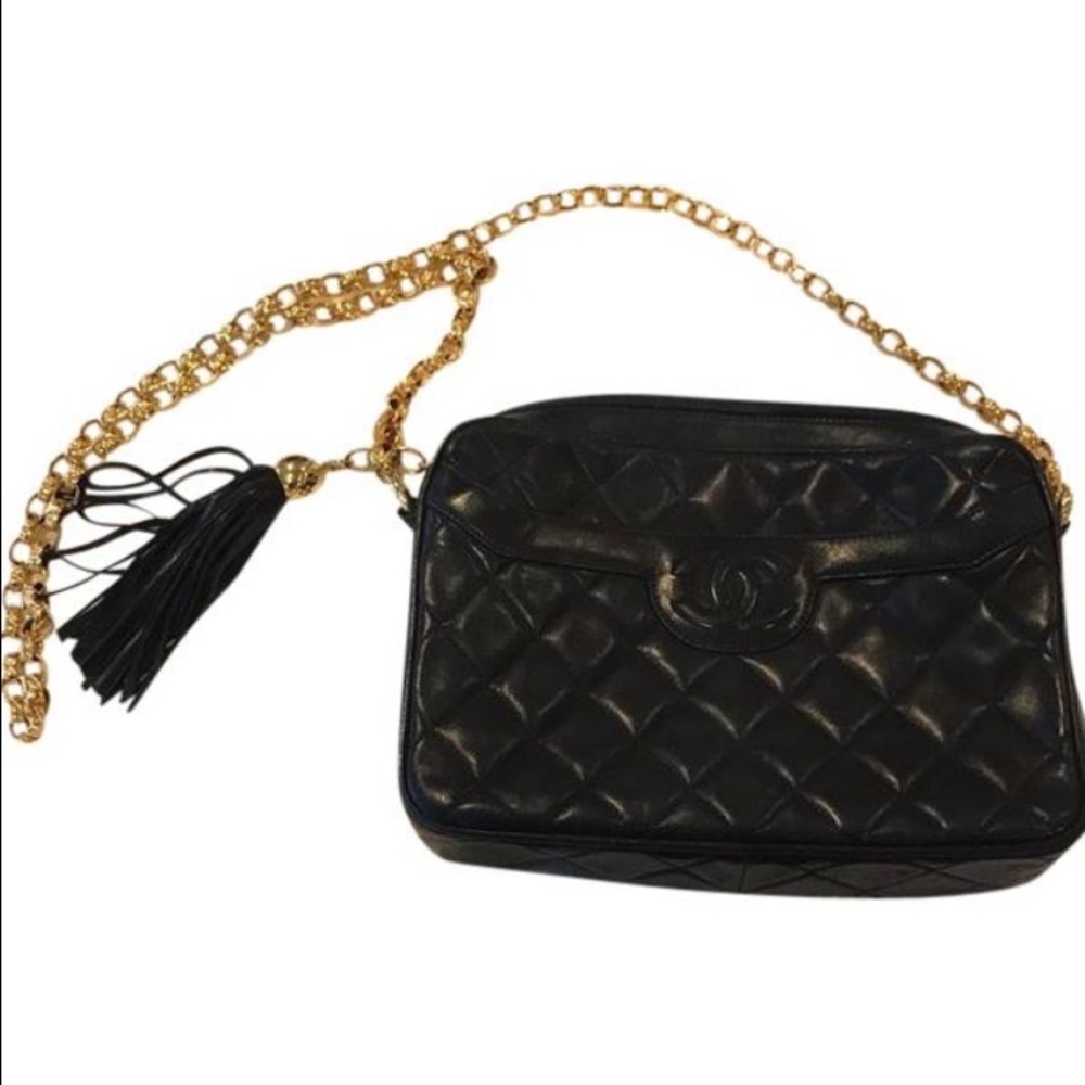 SOLD Chanel navy bag with gold chain