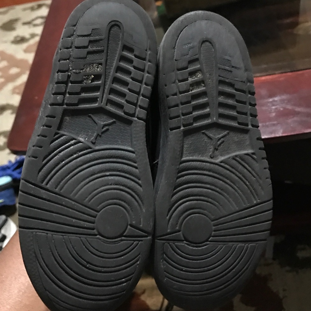 Kids Jordan's - Picture 3 of 3