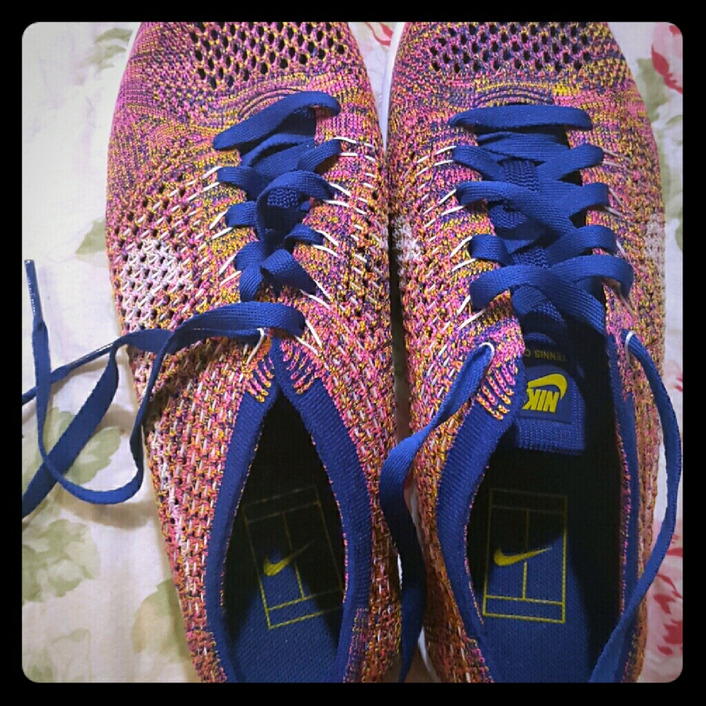 Women's nike tennis shoes