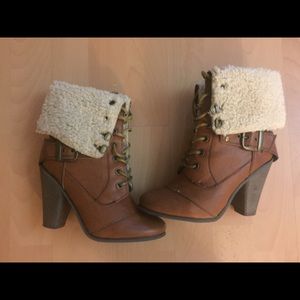 NINE WEST Fixategd Cognac Sherpa heeled boots SZ 6