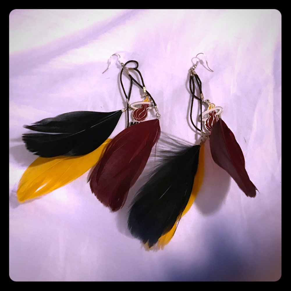 ⭐️MIAMI HEAT DANGLE FEATHER EARRINGS⭐️