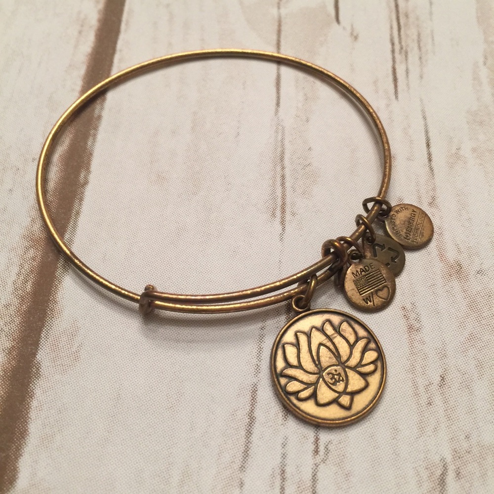 ALEX & ANI 🌸 Lotus Flower Bracelet