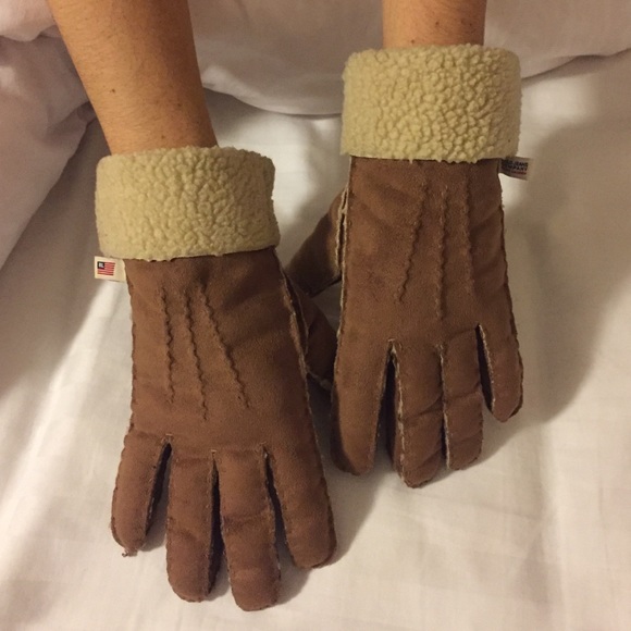 Polo Ralph Lauren Other - Polo by Ralph Lauren Tan shearling gloves