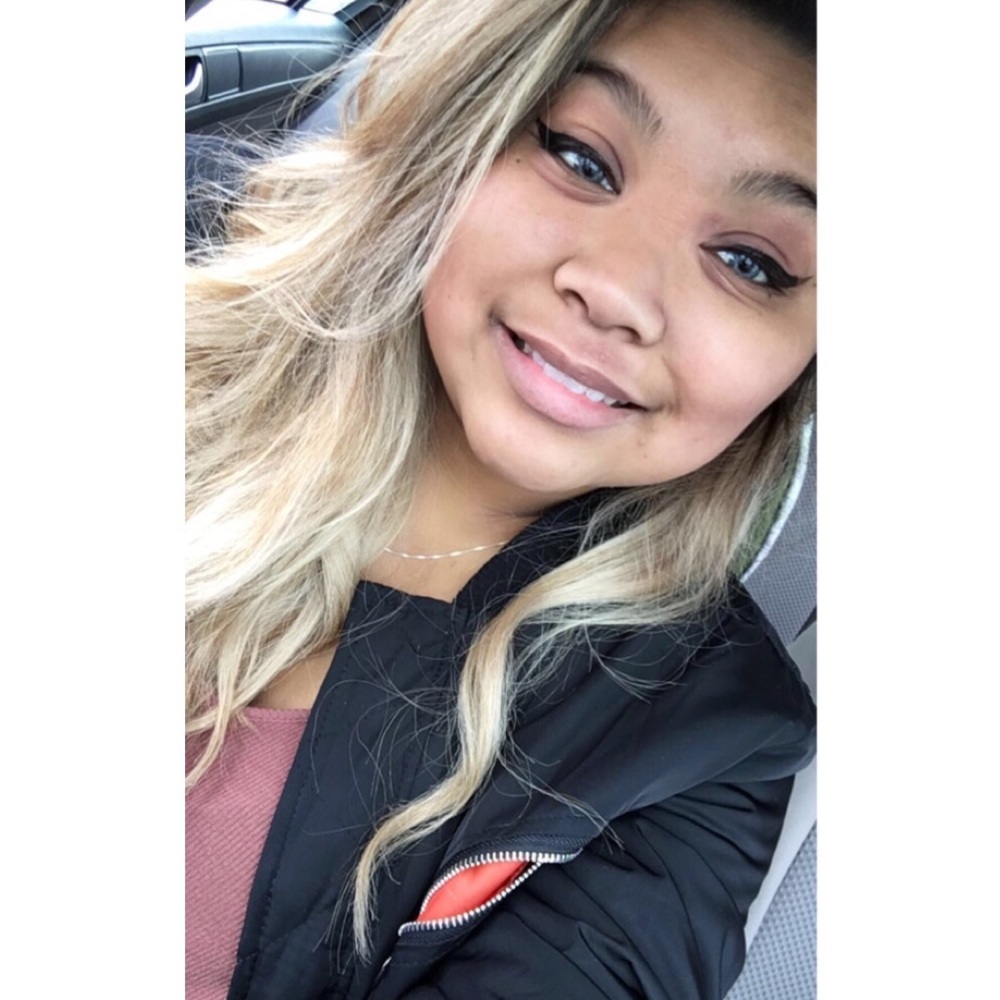 Meet your Posher, Kayla