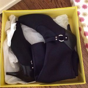 Black Stretch Boots Bouquets Sz 9.5 NIB