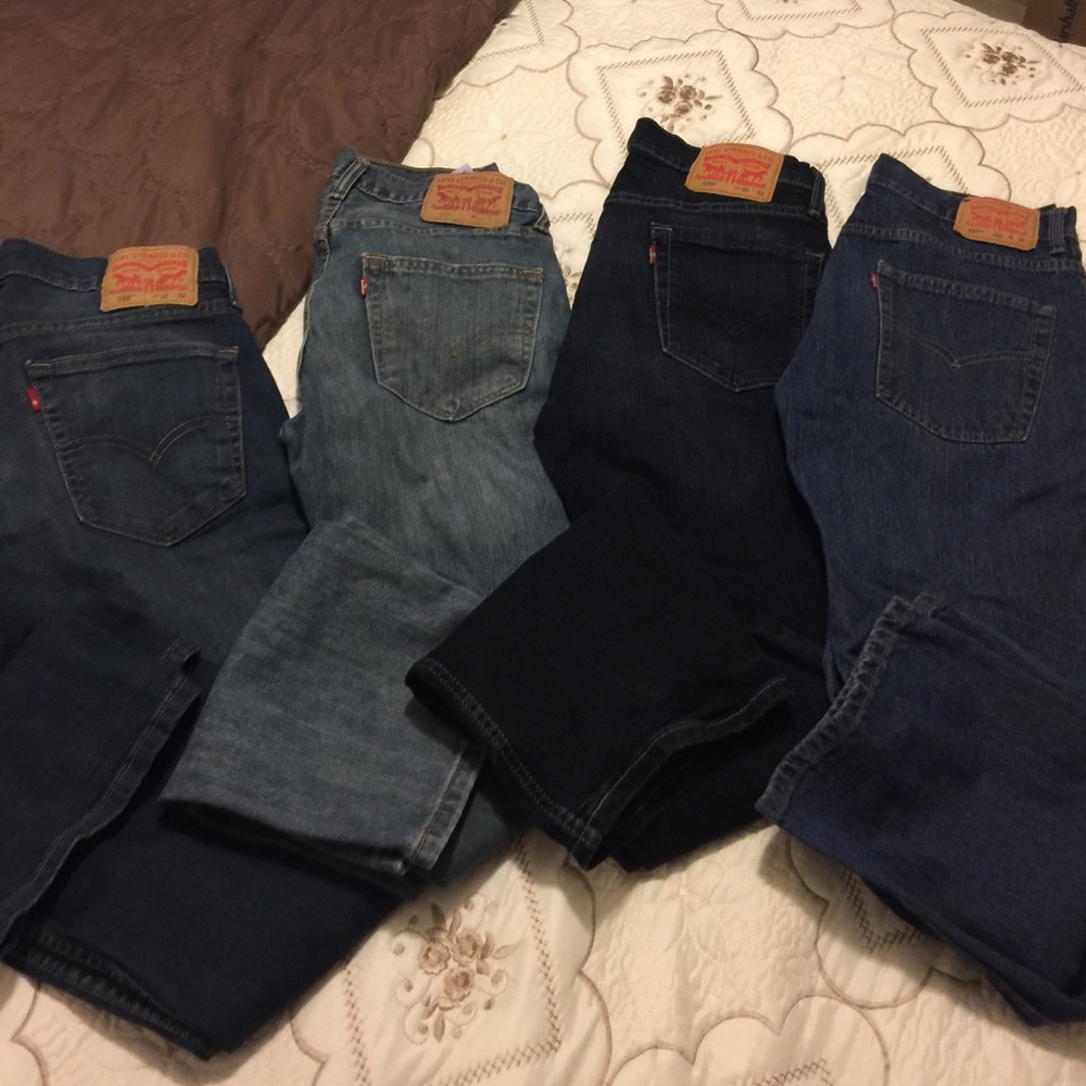 4 Pairs of Levis jeans