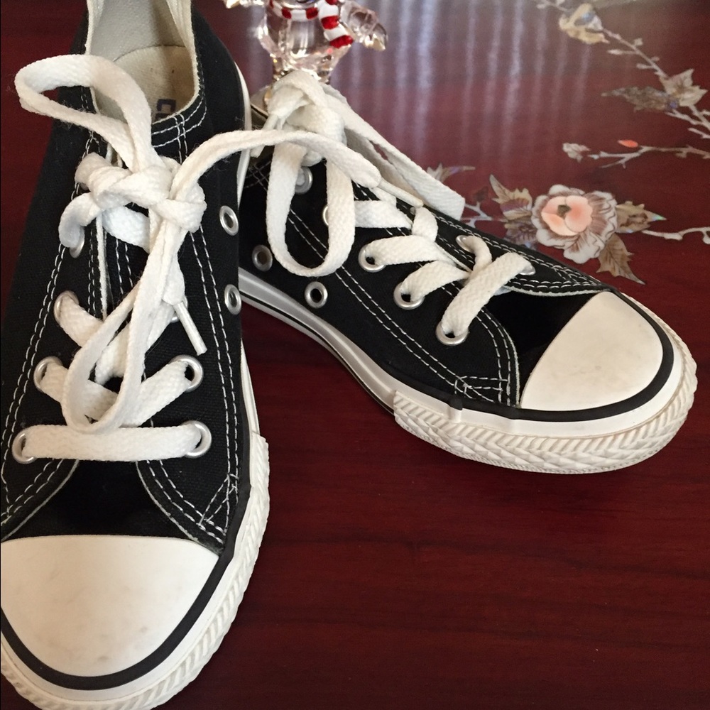 Girls black converse sneakers