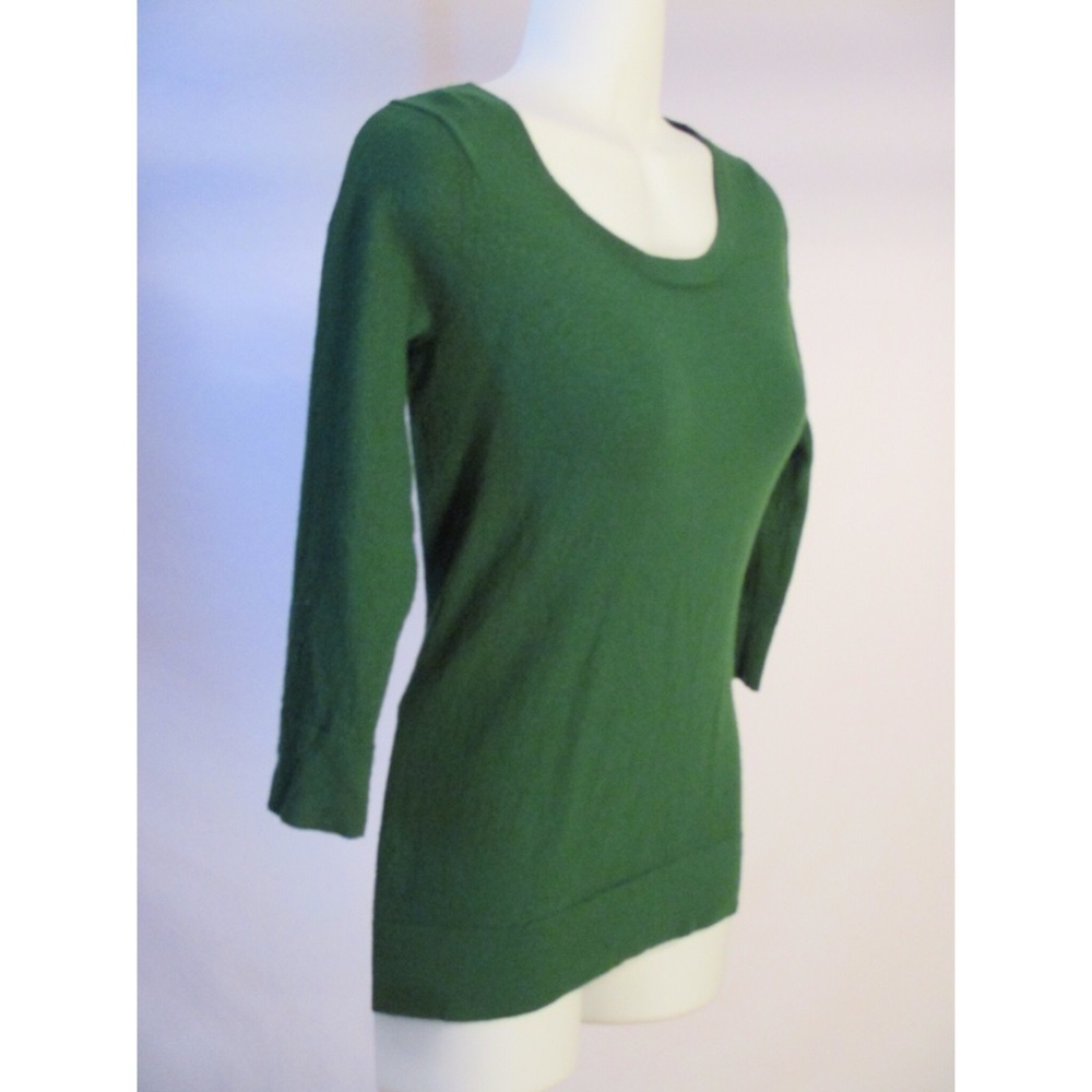 ⭐️HP⭐️ Green 100% Extra Fine Merino Wool Sweater