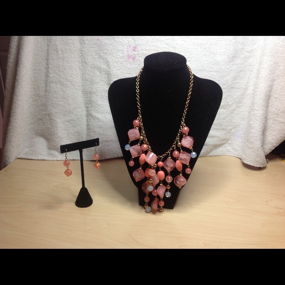 Da Vinci Necklace & Earrings. NWT.