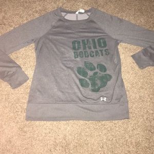 Size M fitted Ohio Bobcats Under Armour pullover
