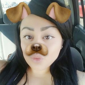 Meet your Posher, Yesenia
