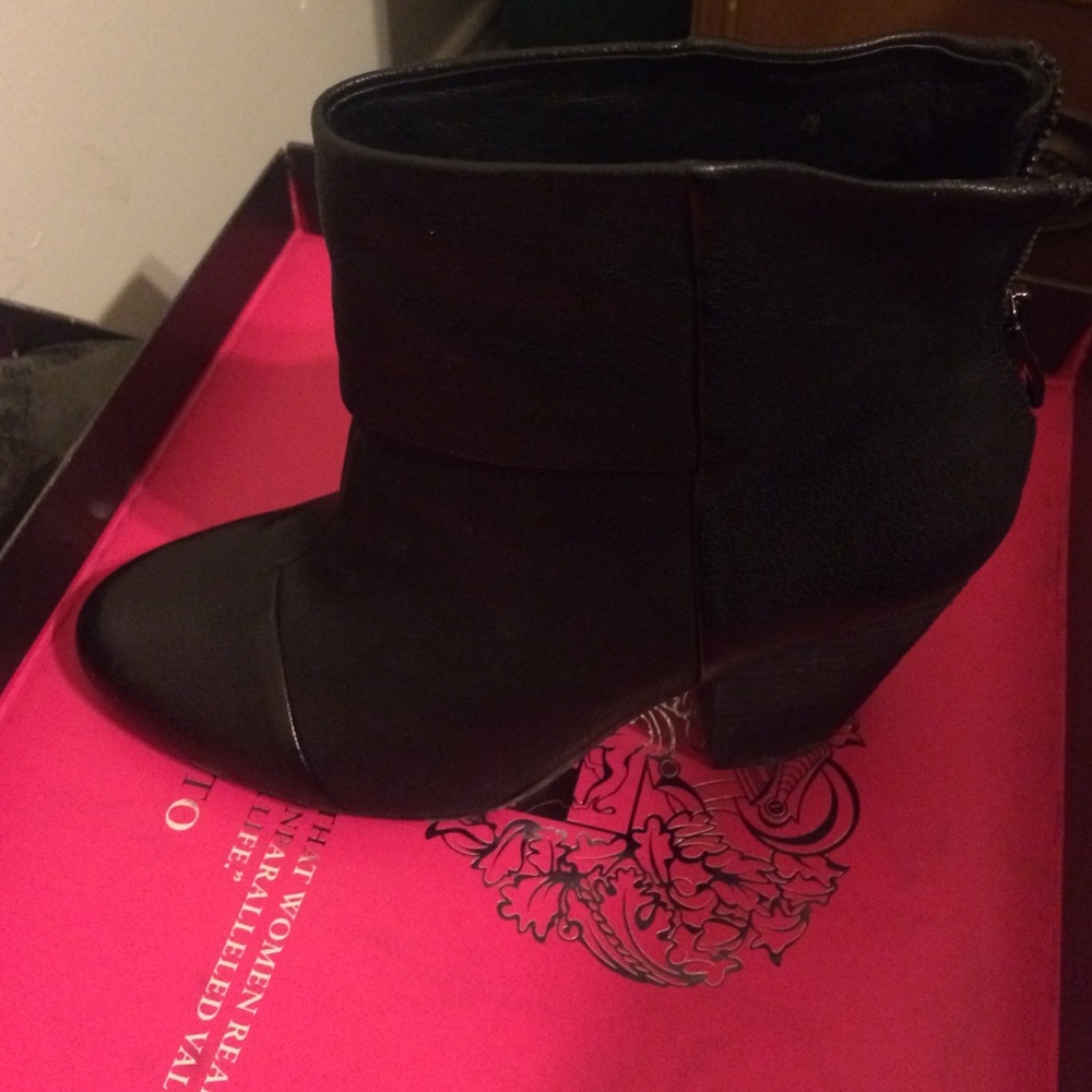 Vince Camuto Booties