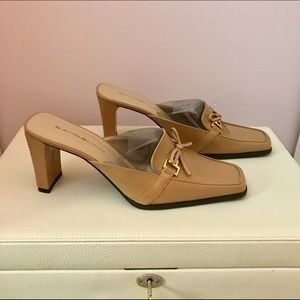 NWT Tan Bandolino Mules