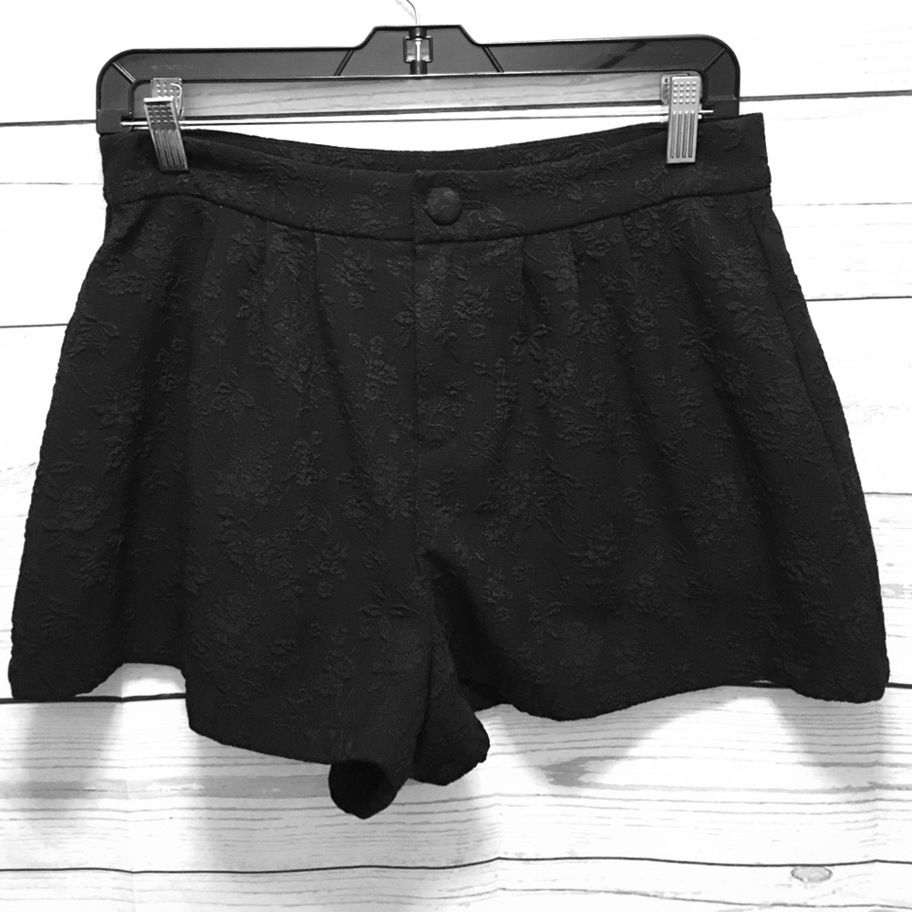 Free people Size 4 Black embroiled design