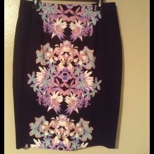 Mossimo pencil skirt. Like new!!
