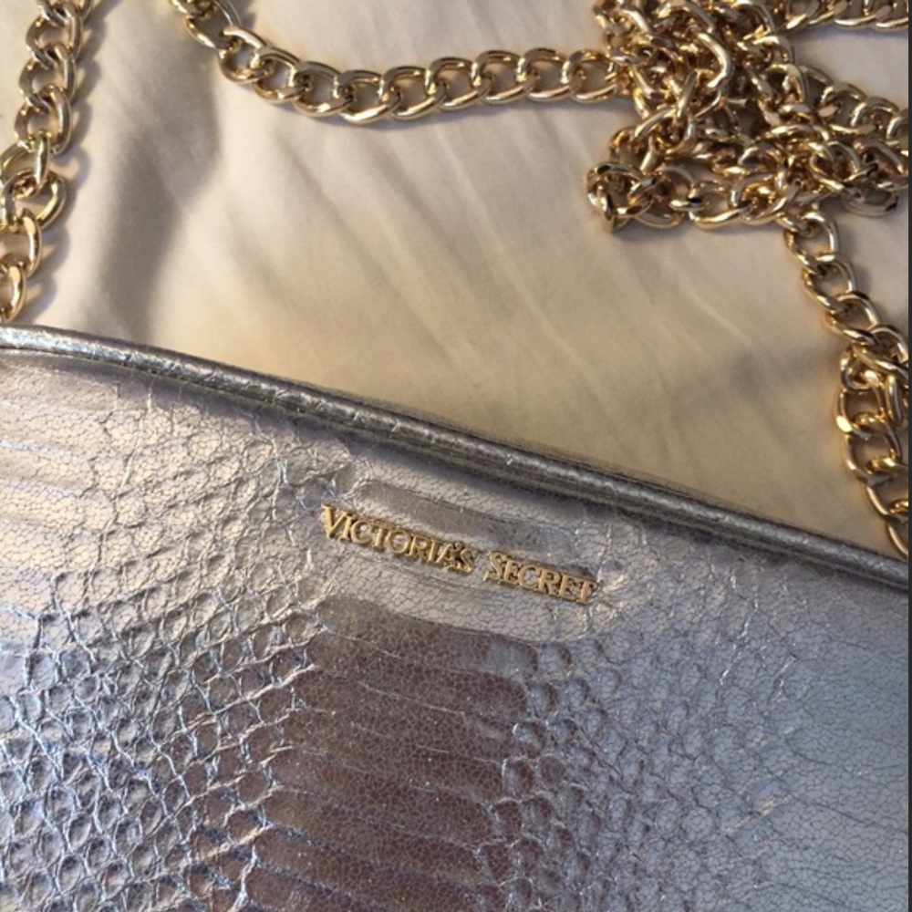 ❌SOLD❌SOLD❌SOLD❌Victoria's Secret Cross Body Bag - Picture 4 of 4