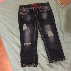 Ripped capris jeans