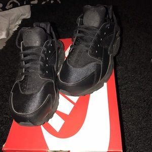 Women's air huarache run