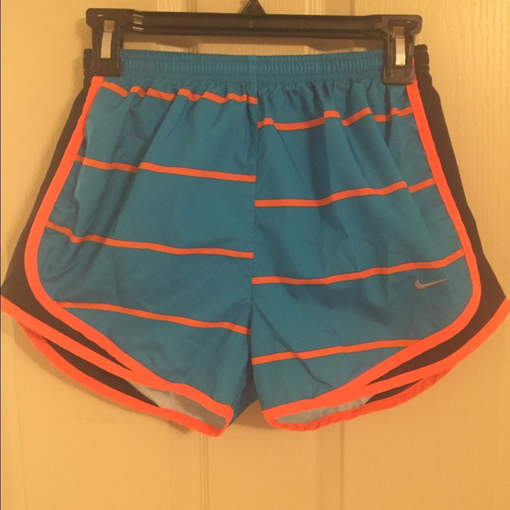 Nike dry fit tempo running shorts | Size small