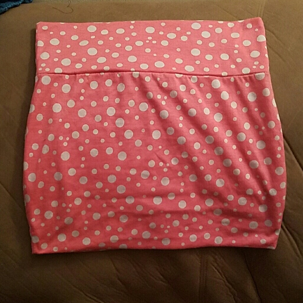 Pink and white polka dots body con skirt