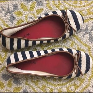 American Eagle Blue and White Flats Size 11
