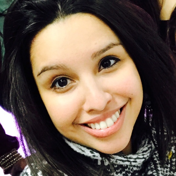 Meet your Posher, Desiree - Picture 1 of 1