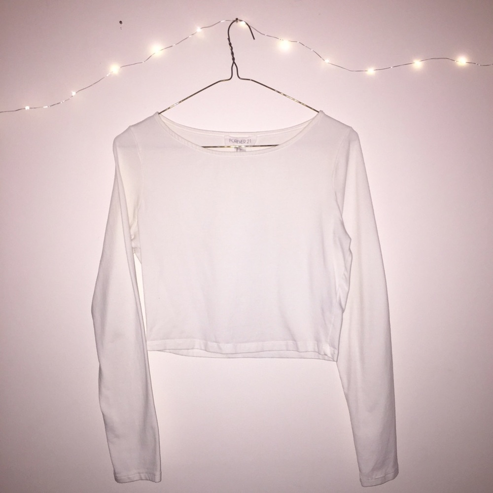 SOLDⓂ️❤️ White Crop Top: Size M/L
