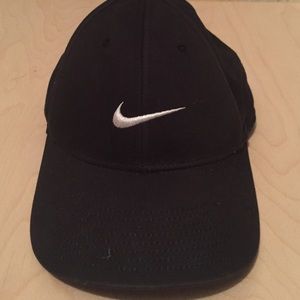 Black Nike hat